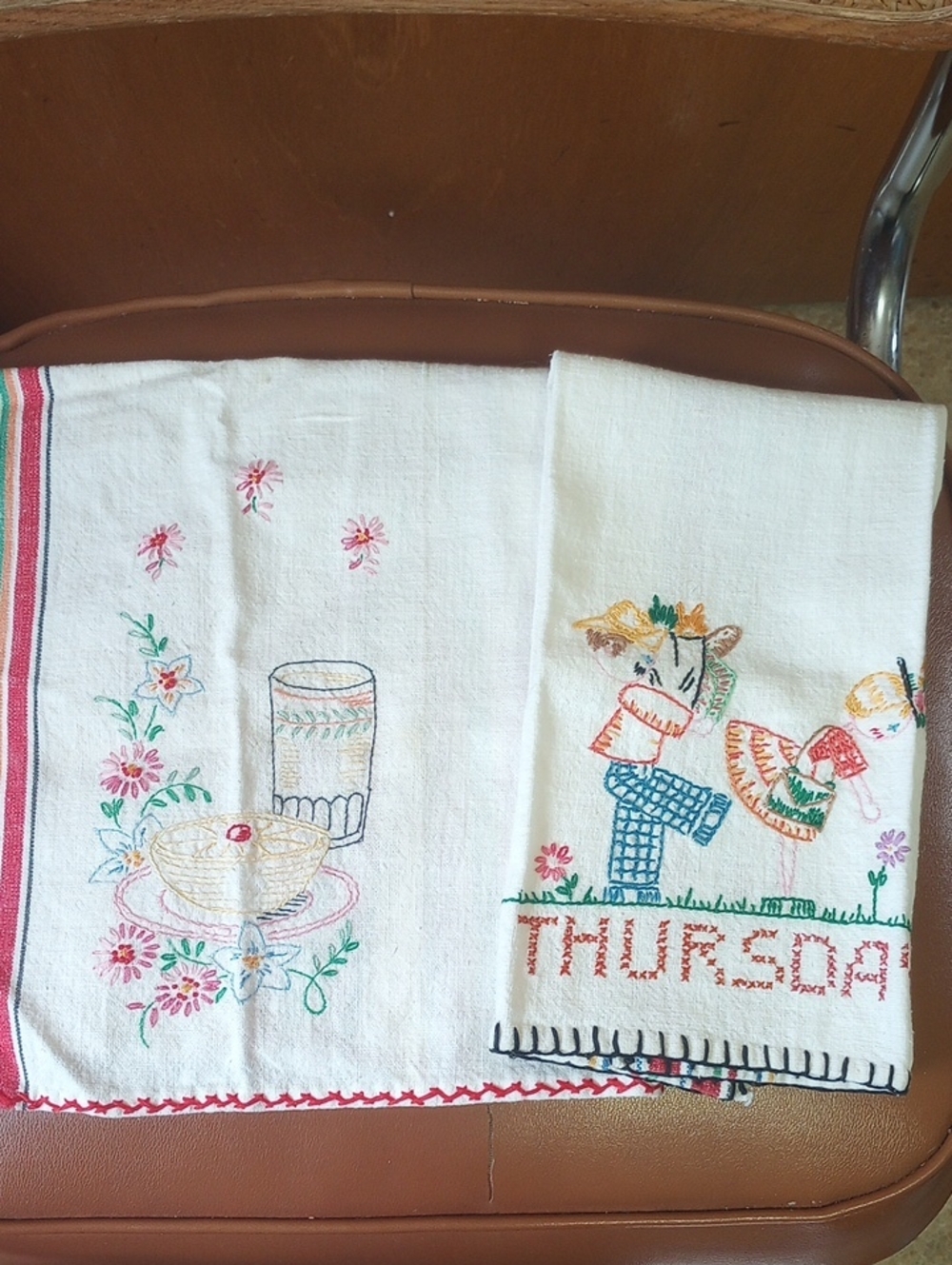 RARE 2 Colorful Embroidered Classic Traditional Vintage Kitchen Towels